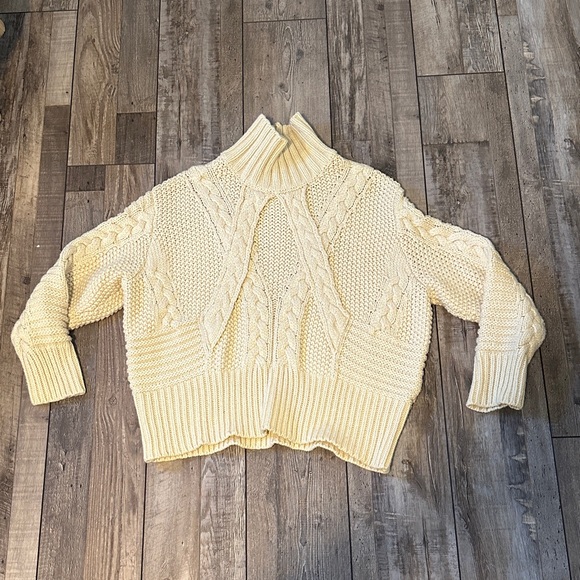 Zara Sweater - Picture 1 of 3